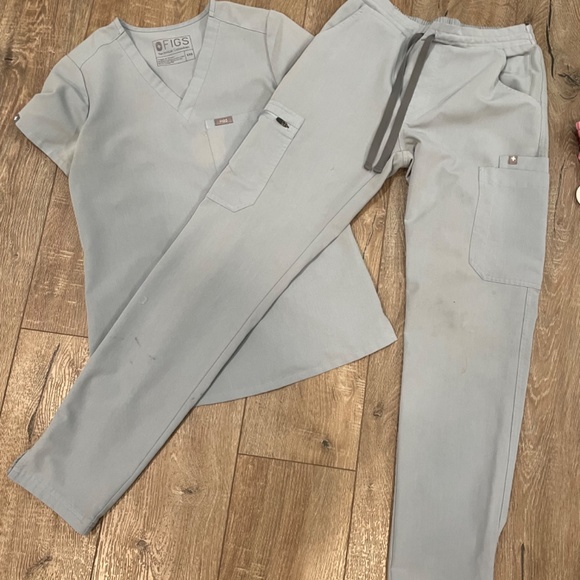 Figs Scrubs sets! 16 sets in total. - Picture 11 of 16